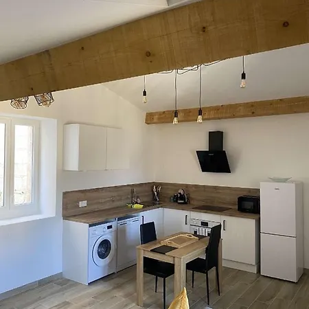 Bel Au Coeur Du Village De Apartment