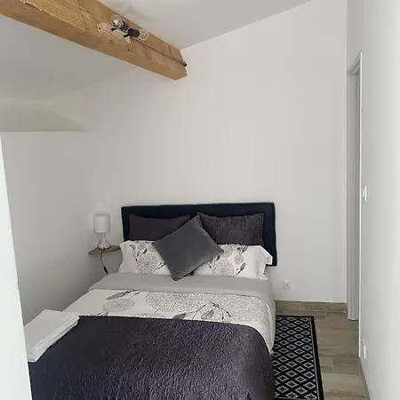 Bel Au Coeur Du Village De *