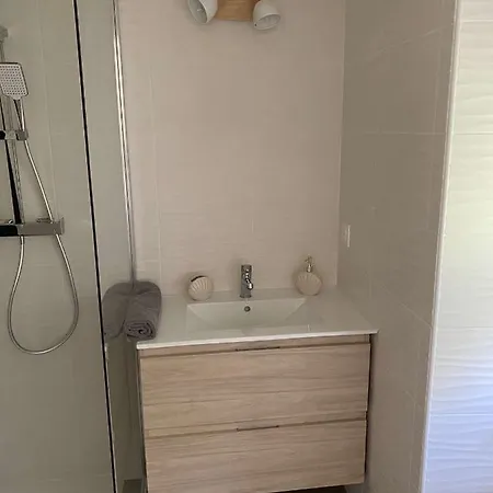 アパート Bel Au Coeur Du Village De *